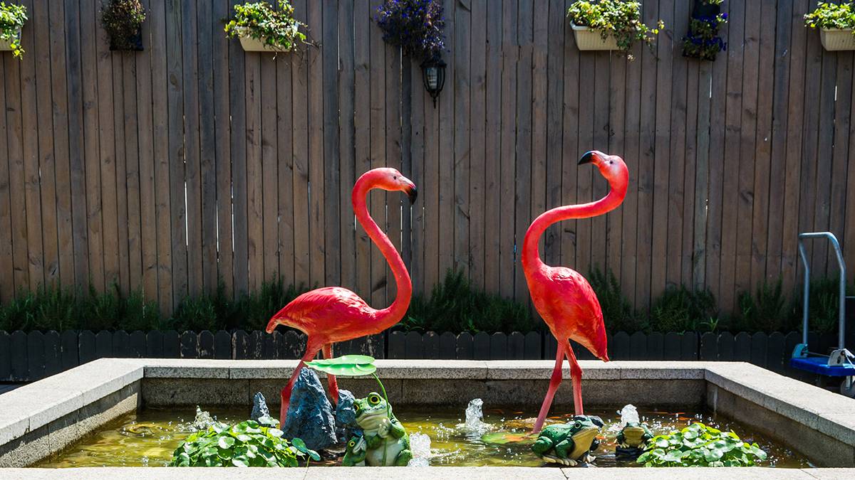 Garden Decor Trends for 2025: What’s In & What’s Out