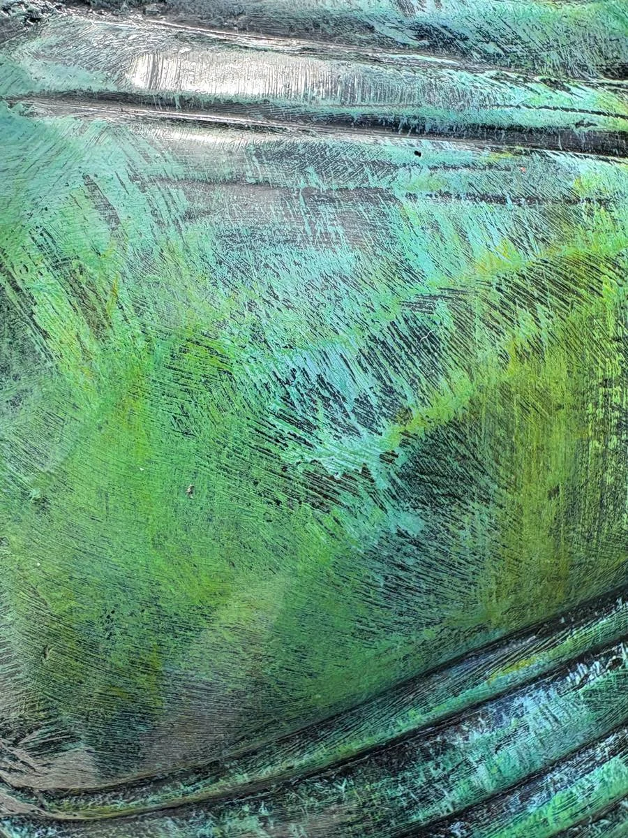 Cool tones and hand painted strokes for your statue or sculpture Cool tones and hand painted strokes for your statue or sculpture