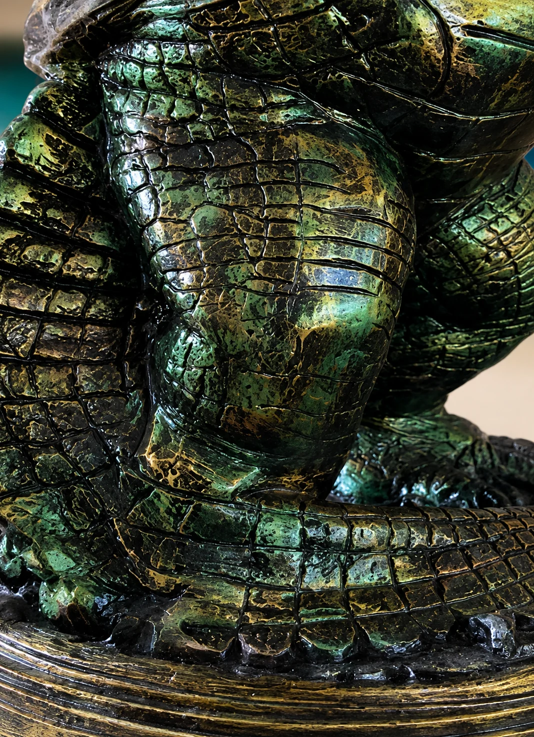 Friendly Gator Decorative Statue for Sale Online - Statues and Sculpture Shop