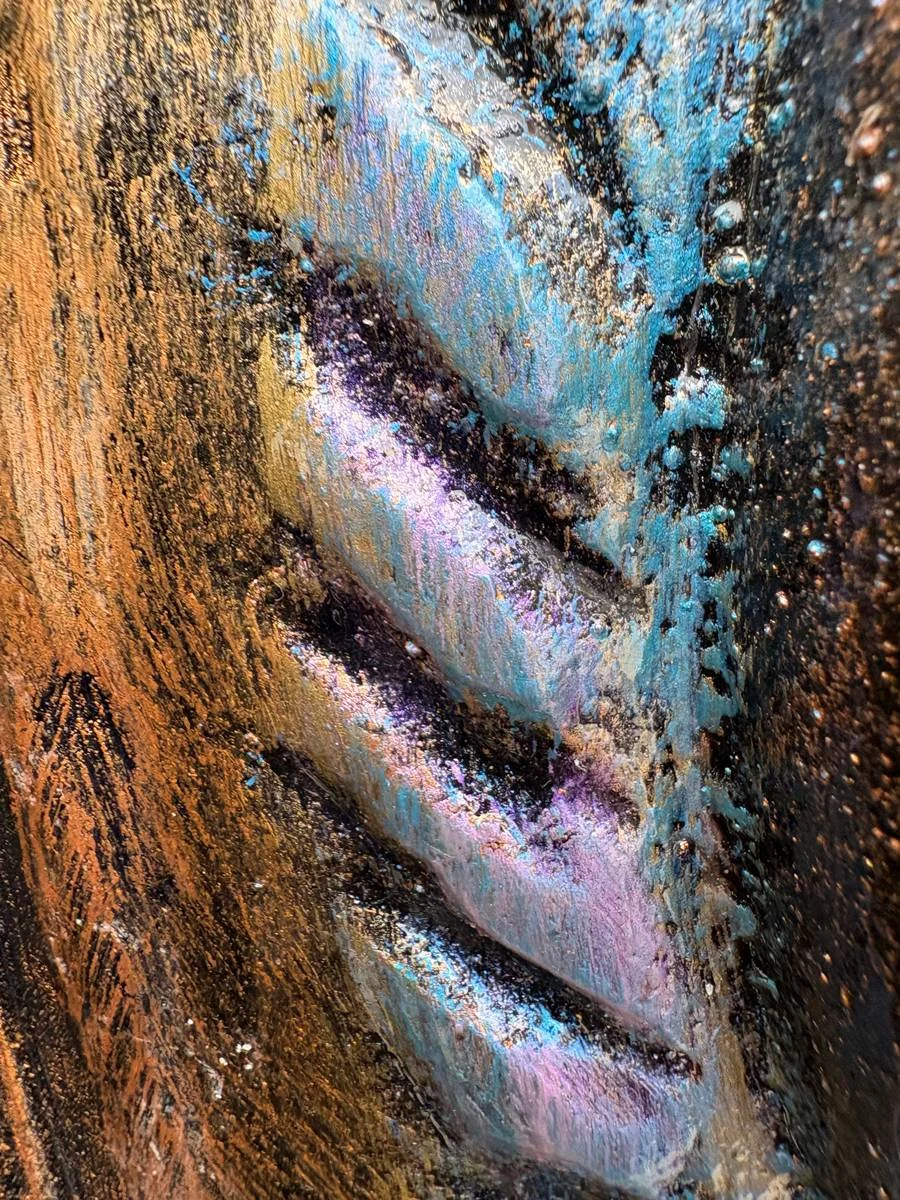 Beautiful earth tones and hand painted strokes for your statue or sculpture Beautiful earth tones and hand painted strokes for your statue or sculpture